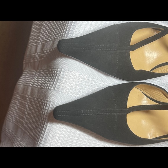 Chanel Black Suede Kitten Heel T-Strap Shoes - Picture 11 of 16